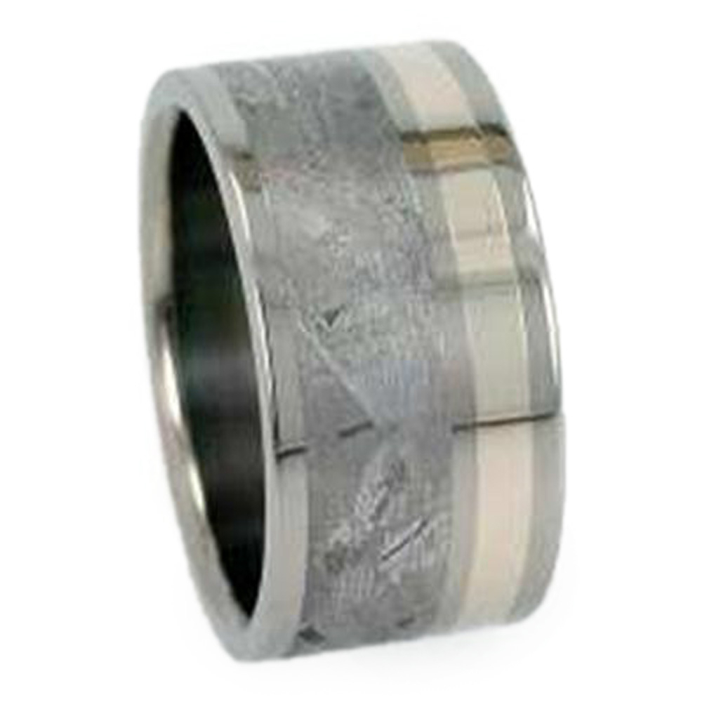 Meteorite, 14k White Gold Inlay 11mm Comfort Fit Polished Titanium Band.