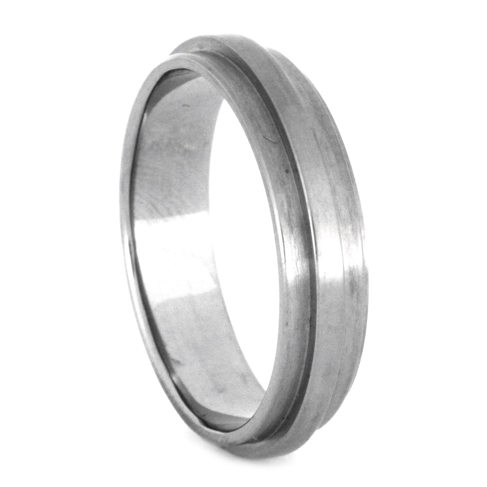 Two Step and Grooved 5.5mm Comfort-Fit Matte Titanium Band