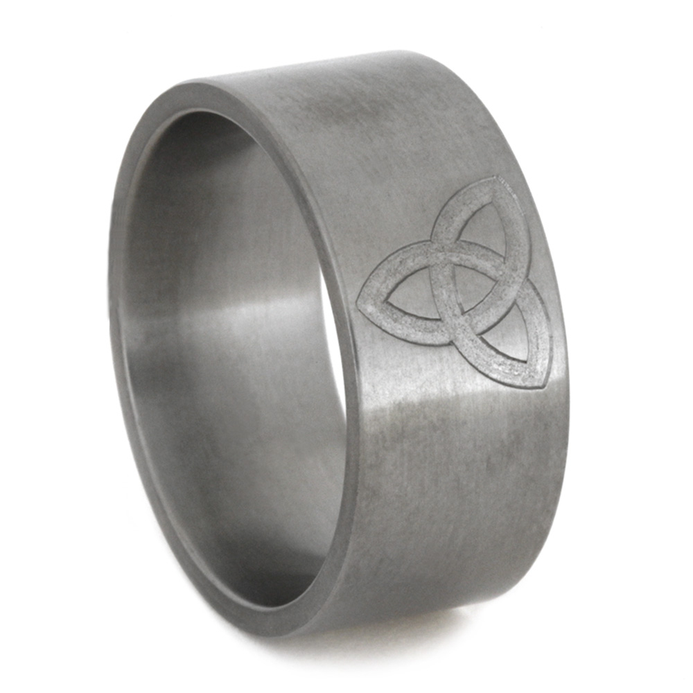 Celtic Knot in Solid 8mm Comfort-Fit Matte Titanium Band