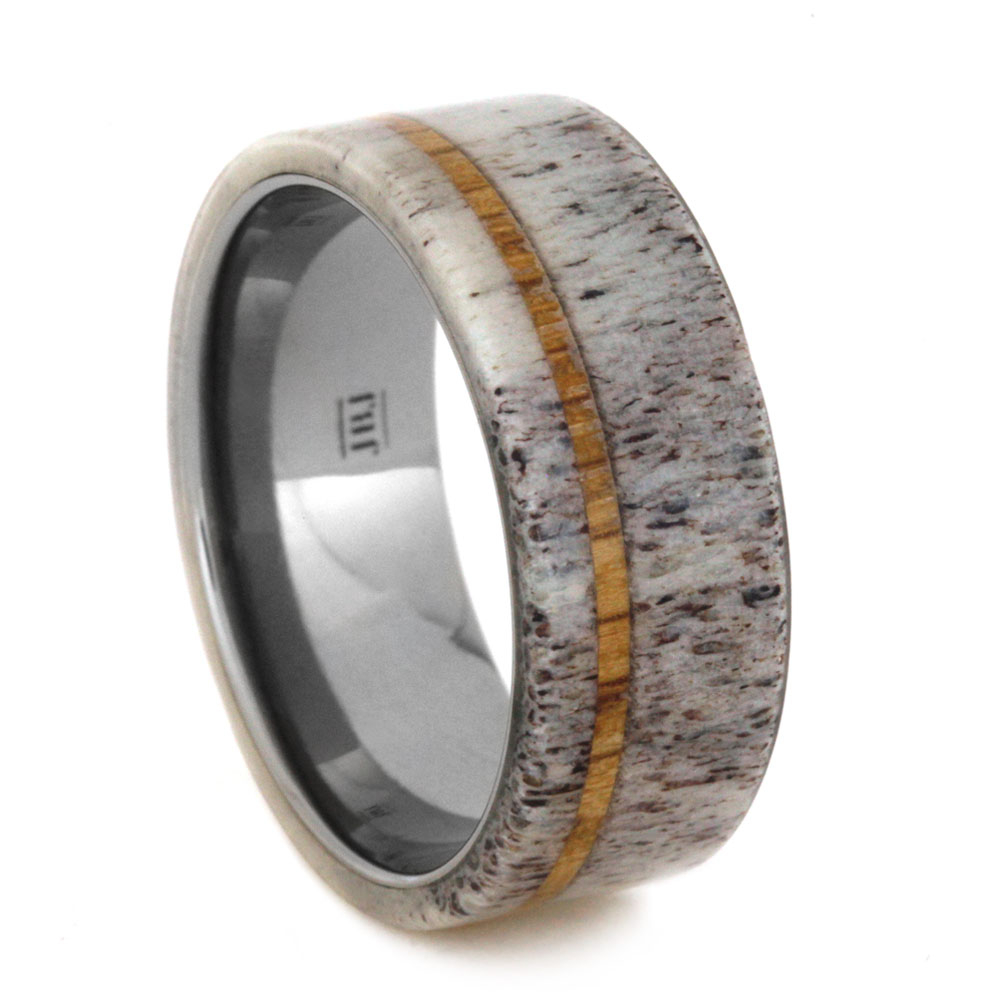 Antler overlay with an Oak Wood pinstripe on a 6 millimeter wide comfort-fit titanium ring.