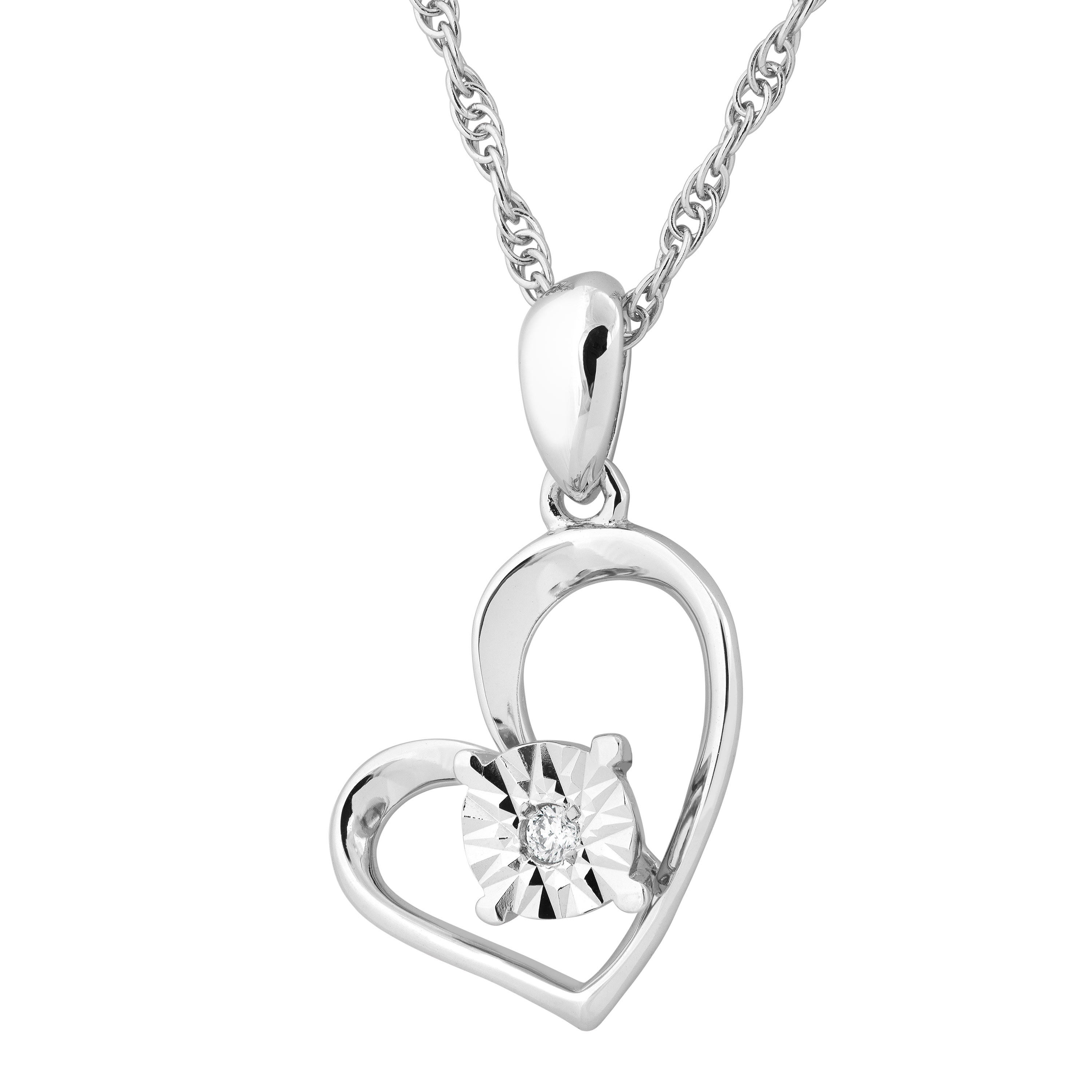 Diamond Heart Pendant Necklace, Sterling Silver. 