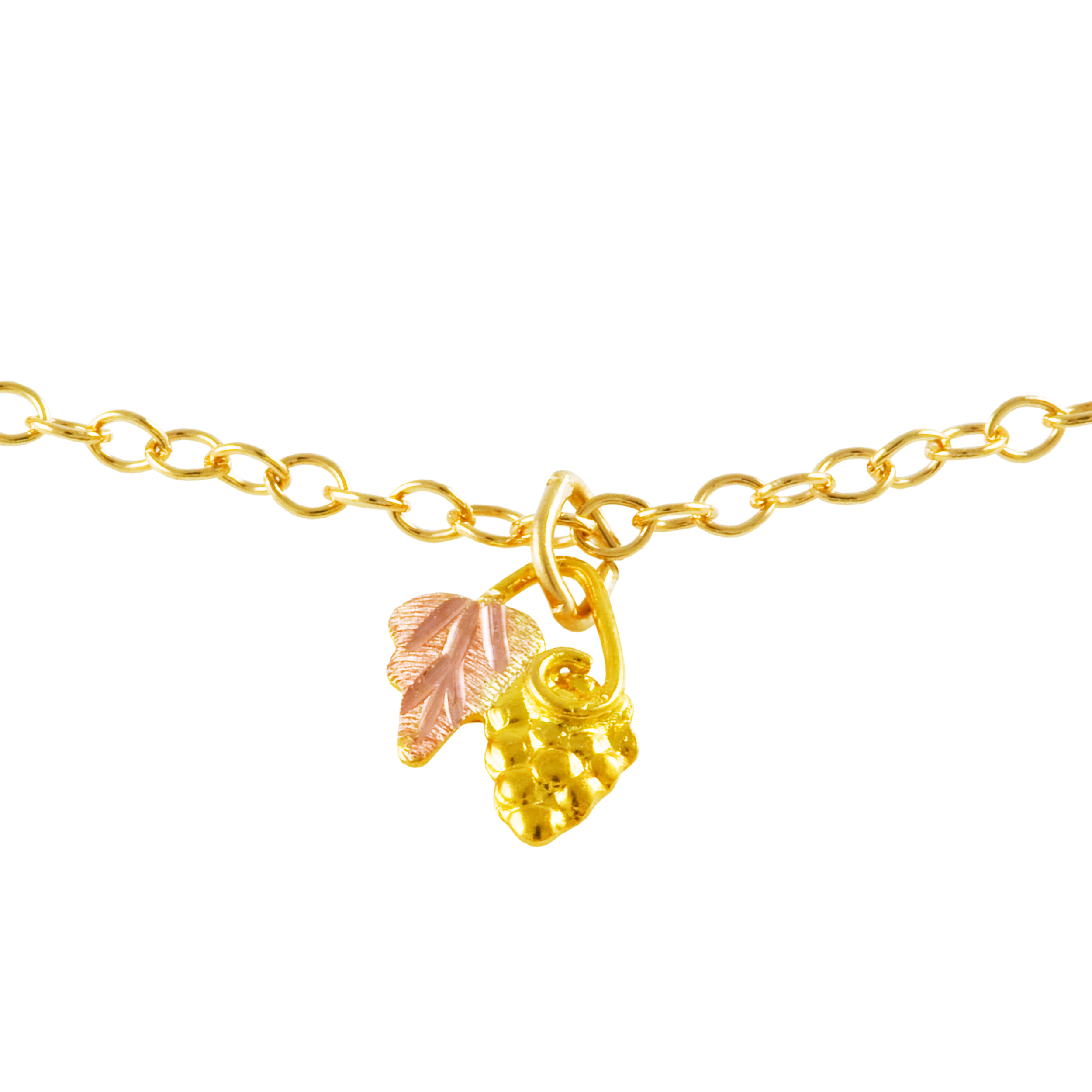 Black Hills Gold Necklace with Leaf Pendent. 