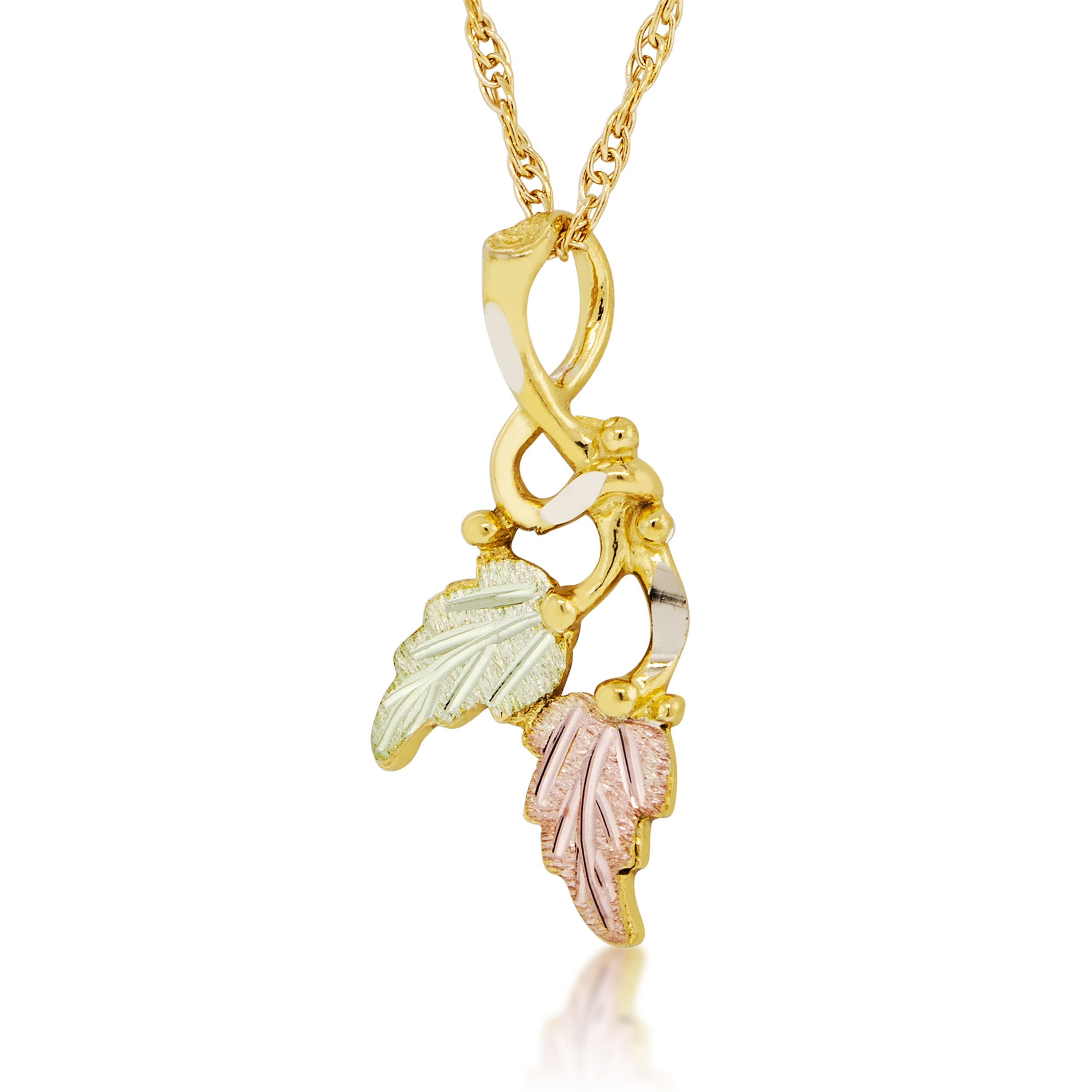 Black Hills Gold Necklace with Leaf Pendent. 