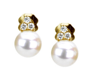 Elegant white freshwater cultured pearl and diamond stud stud earrings in 14k yellow gold.