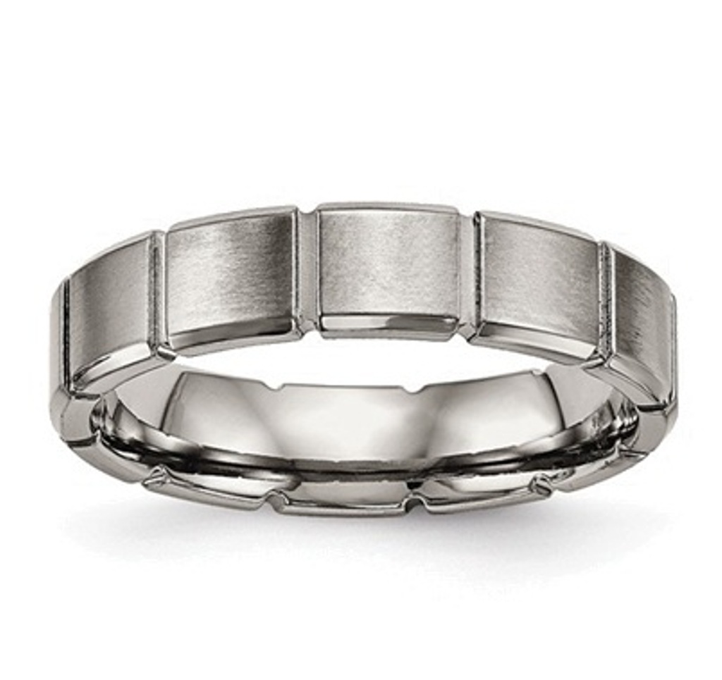 Brushed and Polished Grey Titanium Grooved Band